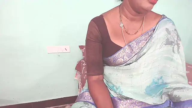 shrutitelugu69 online show from June 5, 2026, 5:18 pm