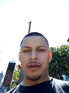 emrehliug12 online show from September 11, 2025, 2:17 pm