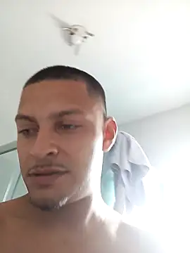 emrehliug12 online show from February 10, 2026, 3:05 pm