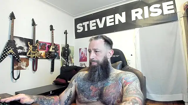 Snapshot of StevenRiseNYC chatting on April 18, 2026, 11:58 am StevenRiseNYC online show from April 18, 2026, 11:58 am