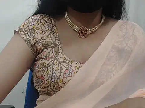 Snapshot of Lovely_Siri_23 chatting on February 6, 2026, 6:33 pm Lovely Siri 23 online show from February 6, 2026, 6:33 pm