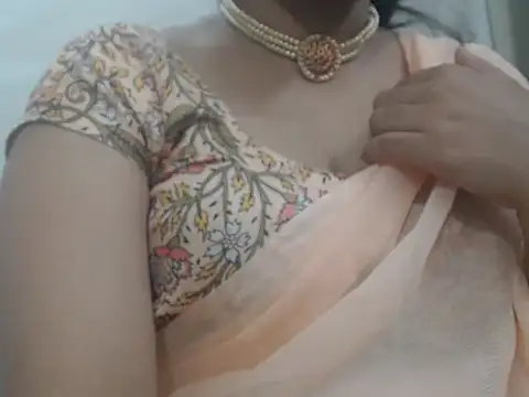 Snapshot of Lovely_Siri_23 chatting on May 18, 2026, 5:24 am Lovely Siri 23 online show from May 18, 2026, 5:24 am