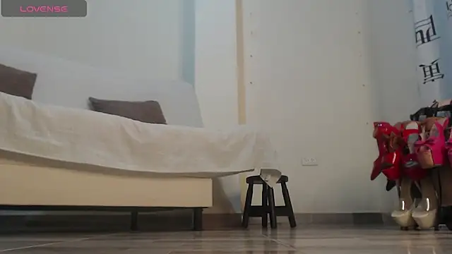 ammarahot7777 online show from November 25, 2025, 12:43 am