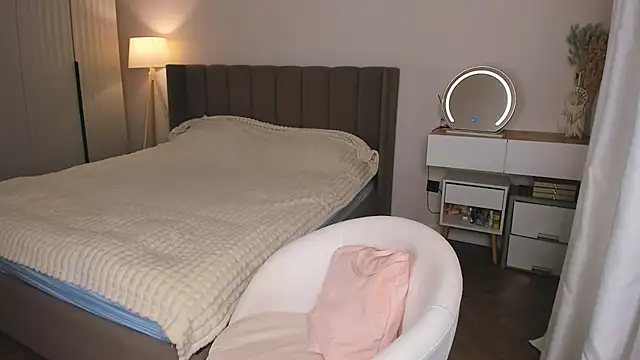 Anni  cute online show from February 16, 2026, 1:46 am