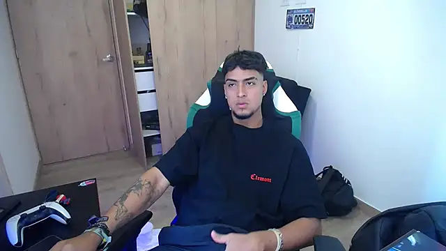 Snapshot of matias_bianco chatting on September 18, 2025, 7:05 pm matias bianco online show from September 18, 2025, 7:05 pm