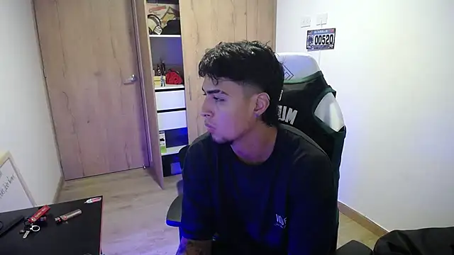 Snapshot of matias_bianco chatting on September 25, 2025, 1:42 am matias bianco online show from September 25, 2025, 1:42 am