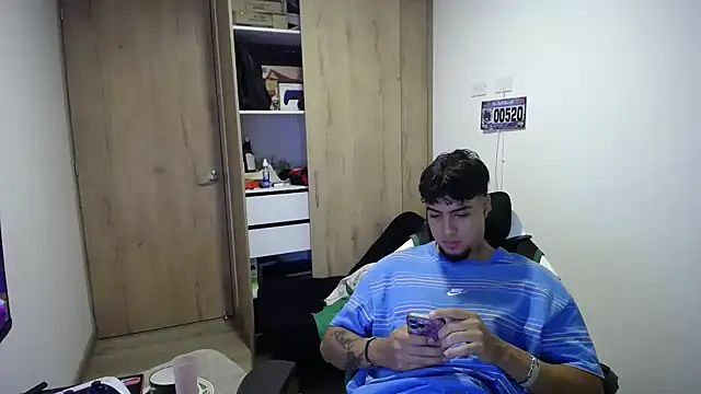 Snapshot of matias_bianco chatting on October 31, 2025, 7:53 am matias bianco online show from October 31, 2025, 7:53 am