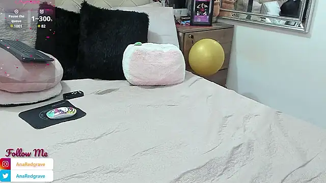 AnnaRedgrave online show from December 3, 2024, 1:10 pm