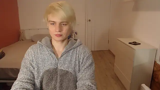 Snapshot of Oliver_sweet_ chatting on December 22, 2025, 1:57 am Oliver sweet online show from December 22, 2025, 1:57 am