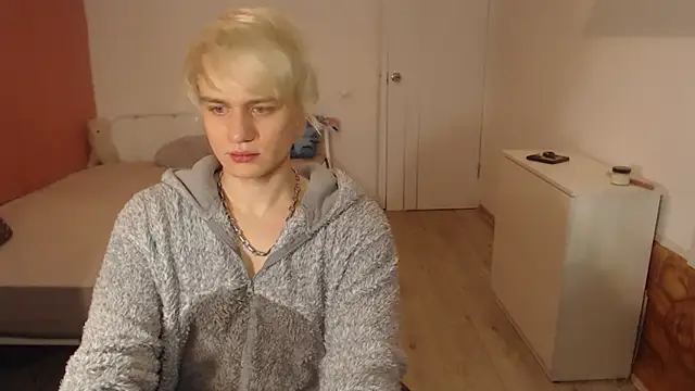 Snapshot of Oliver_sweet_ chatting on January 7, 2026, 1:30 am Oliver sweet online show from January 7, 2026, 1:30 am