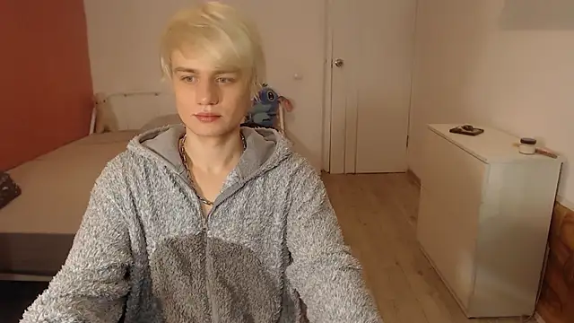 Snapshot of Oliver_sweet_ chatting on January 8, 2026, 1:30 am Oliver sweet online show from January 8, 2026, 1:30 am