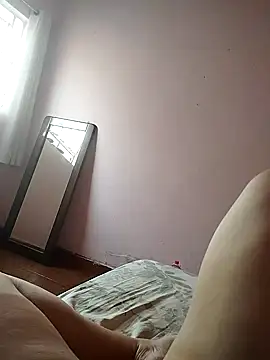 loiradiva29 online show from January 7, 2025, 7:59 pm