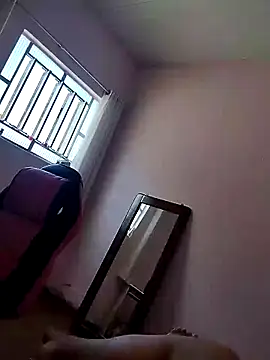 loiradiva29 online show from March 19, 2025, 9:49 am