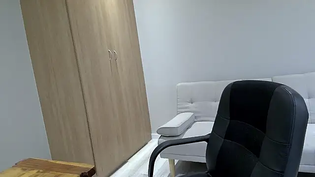 BrettJ81 online show from December 18, 2024, 3:22 pm