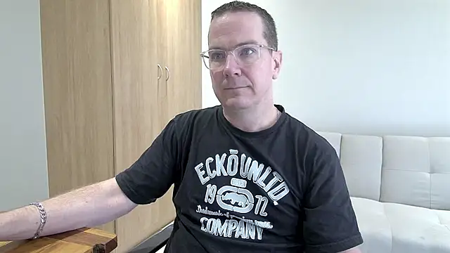 BrettJ81 online show from April 27, 2026, 11:52 am