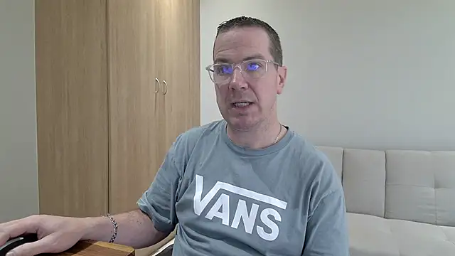 BrettJ81 online show from April 30, 2026, 2:12 pm