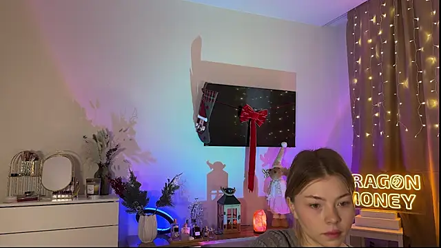 Aliceimhorny online show from December 3, 2024, 8:49 am