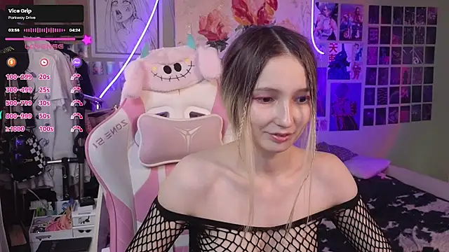 Evie Ro online show from March 3, 2025, 10:38 am