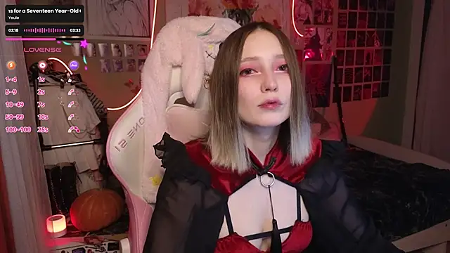 Evie Ro online show from October 31, 2025, 8:43 pm