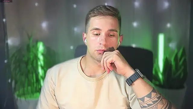 Sweeet  boy online show from March 22, 2025, 5:52 pm