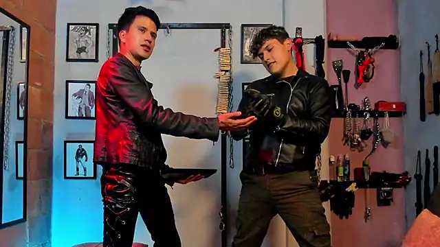 Snapshot of dom2travelersss chatting on January 27, 2025, 11:11 pm dom2travelersss online show from January 27, 2025, 11:11 pm