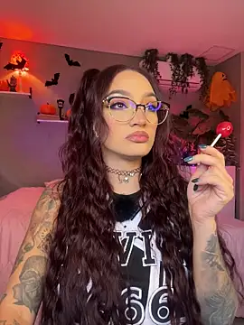 DaniDusan  online show from October 28, 2025, 7:05 pm