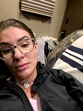 Snapshot of Milfywaysx chatting on September 15, 2025, 12:21 am Milfywaysx online show from September 15, 2025, 12:21 am