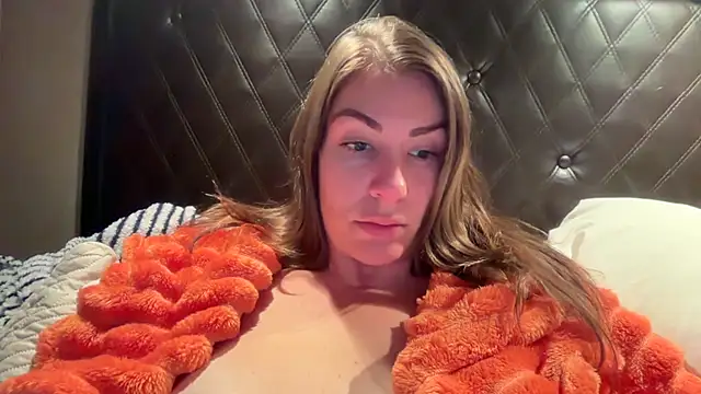 Snapshot of Milfywaysx chatting on October 19, 2025, 2:23 am Milfywaysx online show from October 19, 2025, 2:23 am