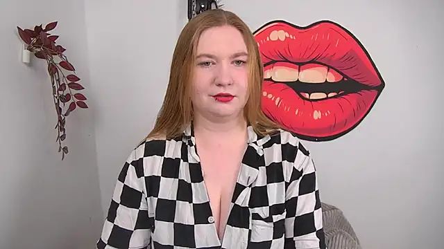 LaraDream online show from April 7, 2026, 1:55 pm