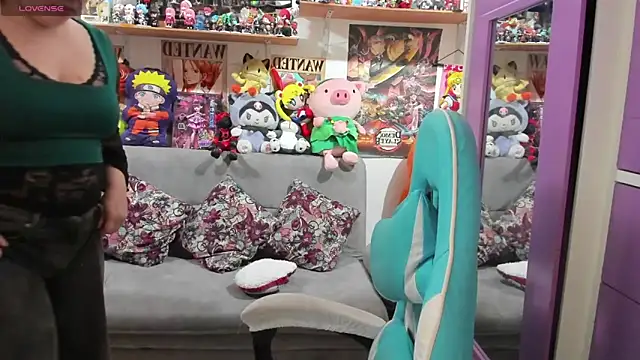 soficammy online show from November 10, 2025, 8:41 pm