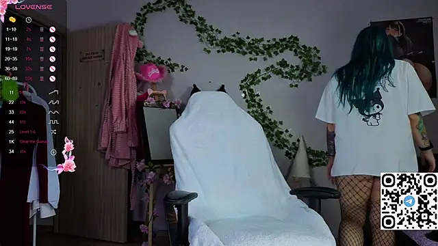 Silvia Santorskii online show from November 24, 2025, 8:47 am