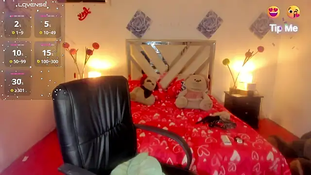 Miagrace online show from November 28, 2025, 9:50 pm