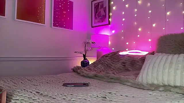 Snapshot of Fitnessbabe69 chatting on February 8, 2026, 7:45 am Fitnessbabe69 online show from February 8, 2026, 7:45 am