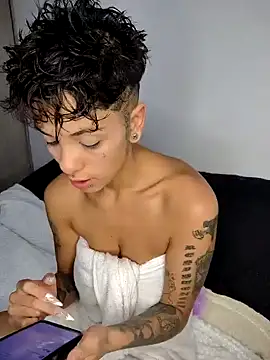 Snapshot of luci_fer_devil chatting on January 23, 2025, 2:02 am luci fer devil online show from January 23, 2025, 2:02 am