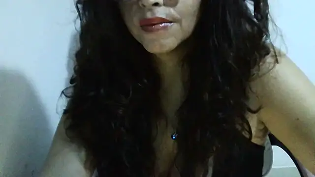 oso34hot online show from October 7, 2025, 12:24 pm